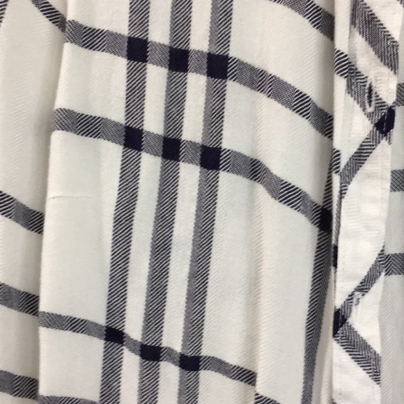 L/s button up shirt medium - Picture 2 of 3